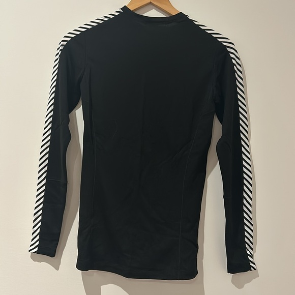 Helly Hansen base layer top - Picture 2 of 2